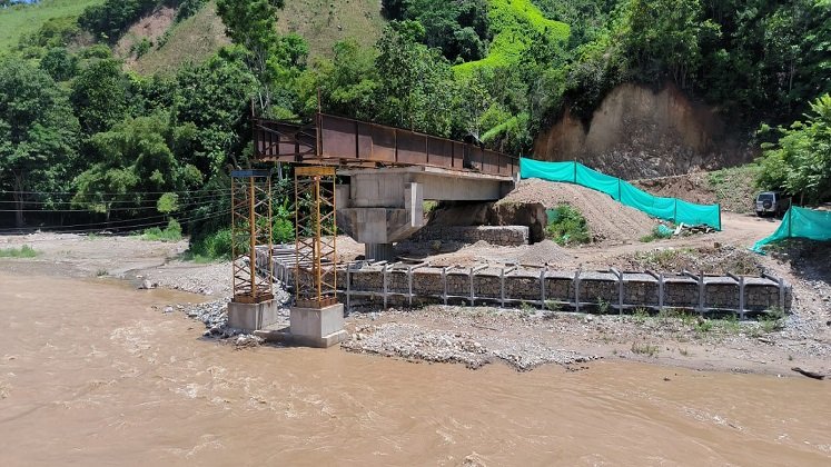 Después de muchas luchas sociales por fin llega a la fase final la ejecución del puente peatonal en el corregimiento El Aserrío de Teorama./ Foto cortesía