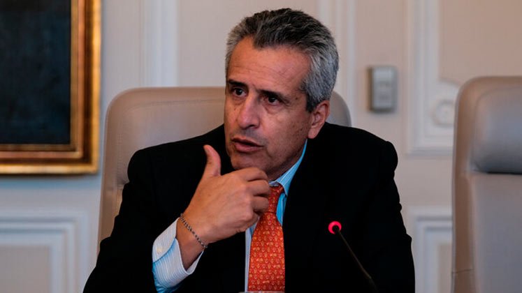 Ministro Luis Fernando Velasco