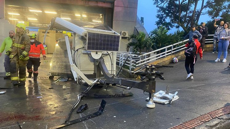 Escuché el estruendo y alcancé a ver la gente herida: testigo narra cómo fue el desplome de cabina del metrocable en Medellín