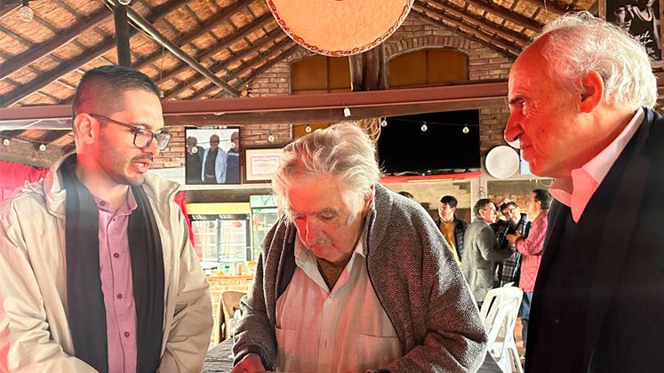 El partido Comunes solicitó apoyo de Pepe Mujica