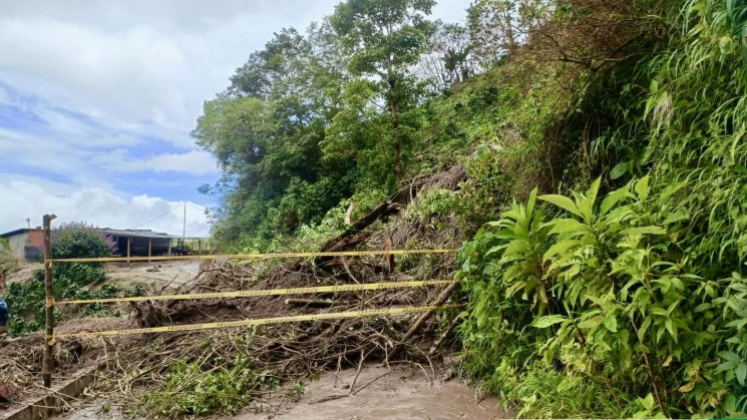 Las lluvias provocaron deslizamientos importantes que tienen bloqueado el acceso a San Calixto.