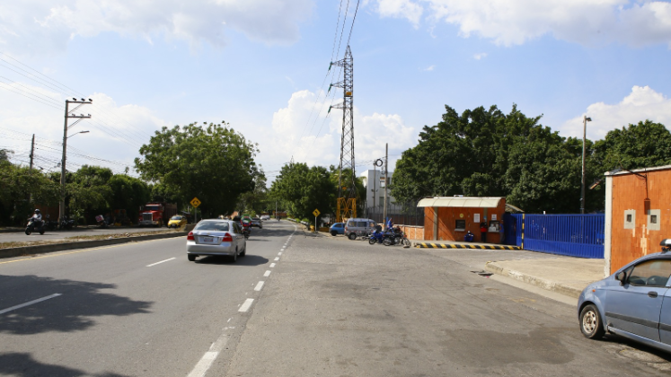 El hecho se registró al frente de las instalaciones de una empresa, por el Anillo Vial Oriental. 