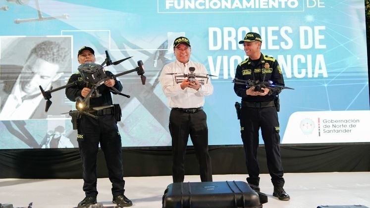 El gobernador William Villamizar puso en funcionamiento la flota de drones/Foto cortesía