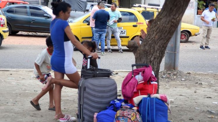 Mujeres y niños, en su mayoría, es la población más numerosa que sale de Venezuela a otros destinos/Foto Carlos Ramírez/La Opinión