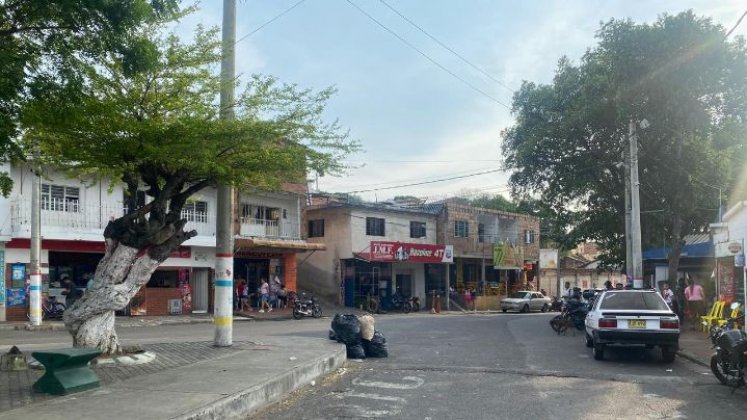 Este barrio pertenece a la Comuna 10. 