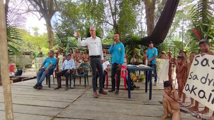  El ministro de Salud, Guillermo Alfonso Jaramillo, anuncia recursos para los Centros de Atención Primaria en Salud en la zona del Catatumbo./ Foto: Cortesía