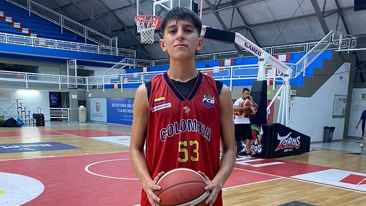 El cucuteño Brayan Becerra, promesa del baloncesto rojinegro.