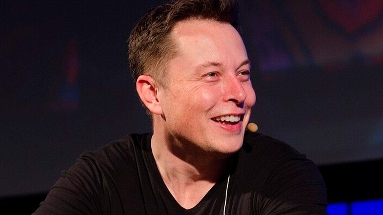 Elon Musk trabajó de manera ilegal en EE.UU. Al principio de su carrera