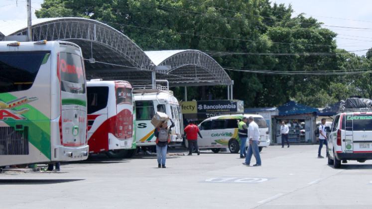 Autorizan vía alterna por bloqueos entre Bucaramanga y Pamplona.