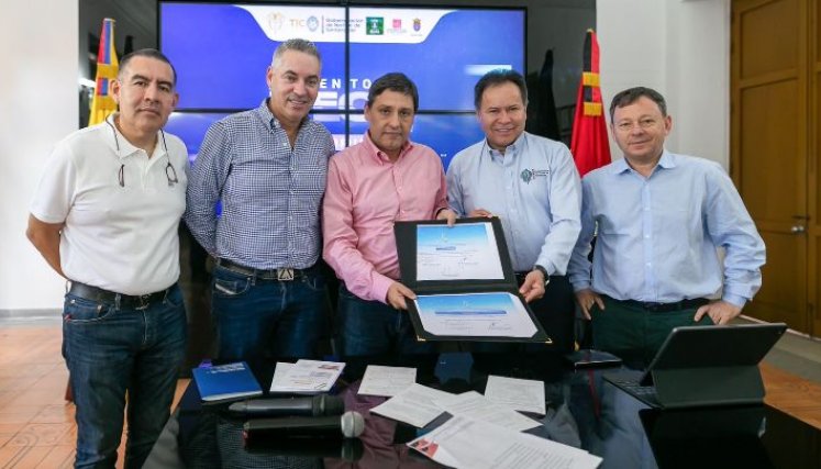 El Ministro de las TIC, Mauricio Lizcano y el Gobernador William Villamizar firman convenio/Foto Cortesía