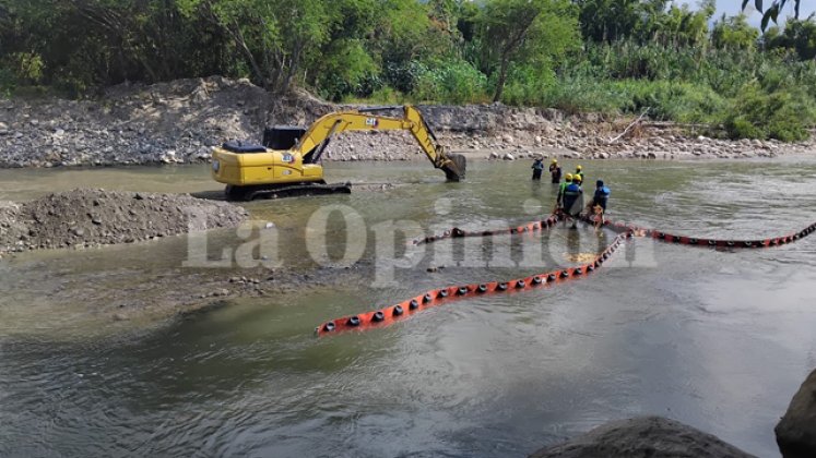 Plan de contingencia por derrame de petróleo: Foto // Cortesía de Aguas Kpital