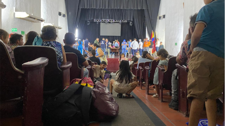 El Teatro Municipal es el lugar de llegada para los cientos de desplazados en Cúcuta. 