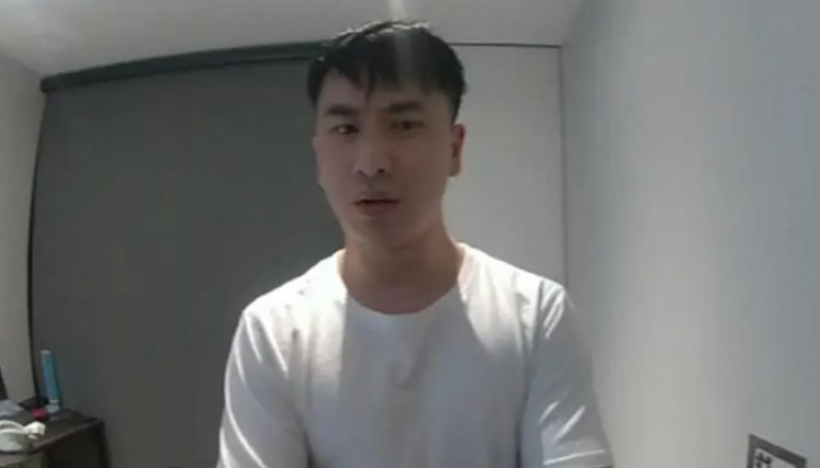Zhenhao Zou, estudiante chino abusador