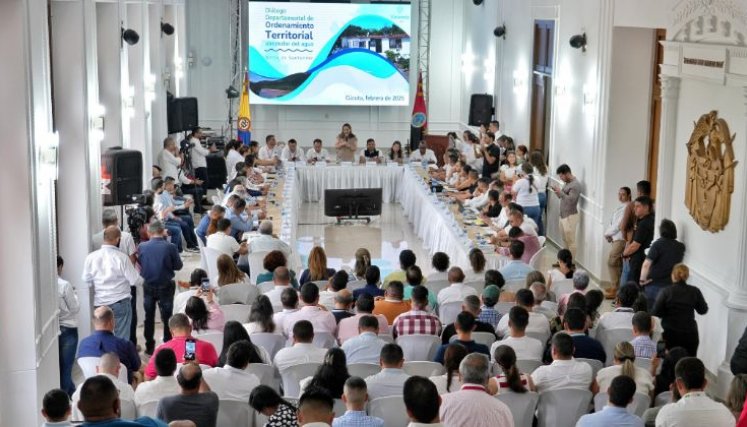 El gobernador William Villamizar y la ministra de Vivienda Helga María Rivas presidnideron el encuentro por el agua/Foto cortesía