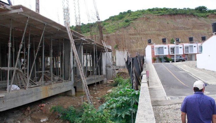CONDOMINIO-CONSTRUCCIÓN CONDOMINIO-CONSTRUCCIÓN