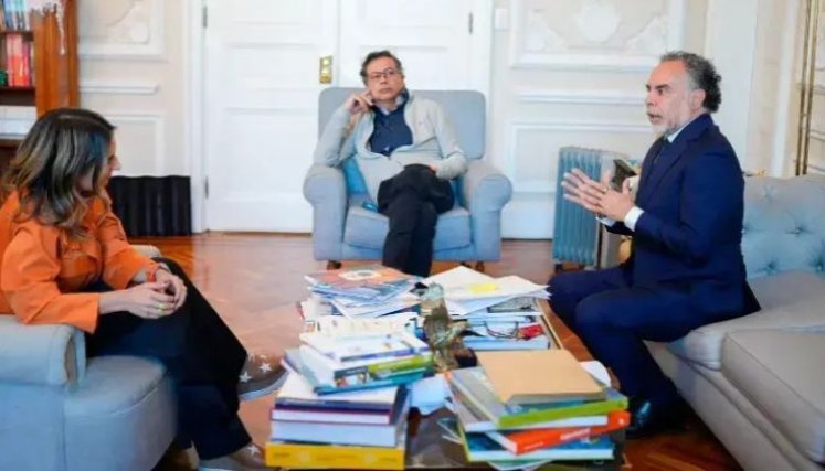 Petro, Sarabia y Benedetti. 