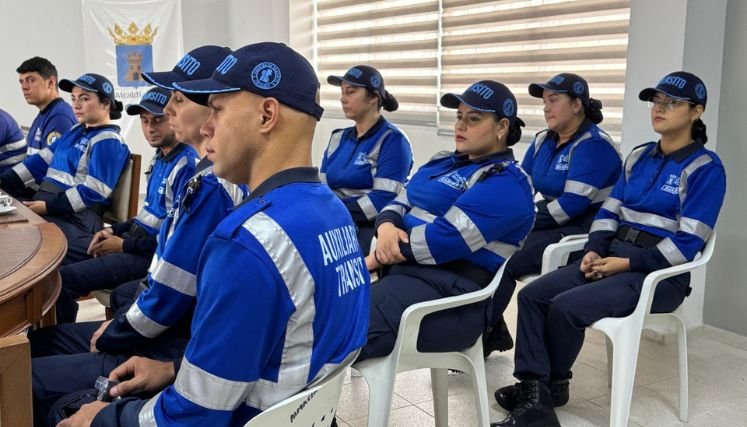 Aprendices del SENA refuerzan los equipos de control del tráfico vehicular en Ocaña.