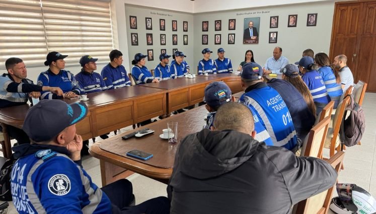 Aprendices del SENA refuerzan los equipos de control del tráfico vehicular en Ocaña.