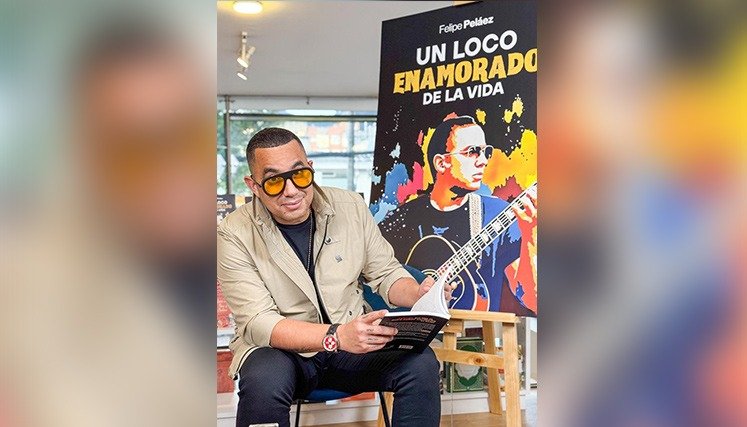 Felipe Peláez durante la presentación de su libro ‘Un loco enamorado de la vida’ en la Feria del Libro de Bogotá. 