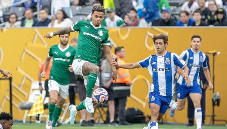 Richard Ríos volante colombiano del Palmeiras de buen desempeño.