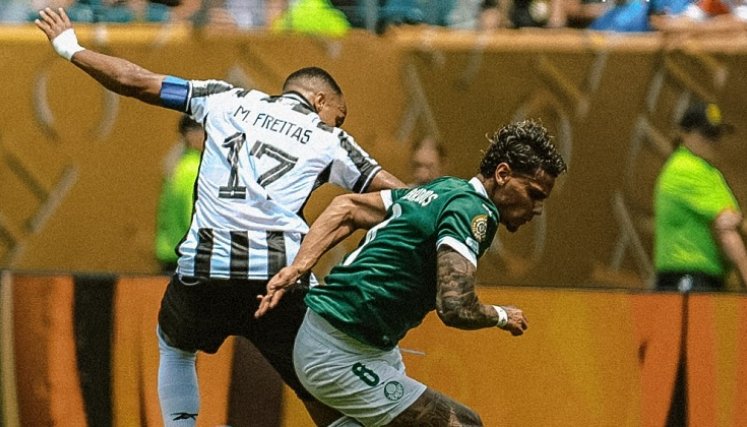 Richard Ríos mediocampista colombiano del 'Verdao'.