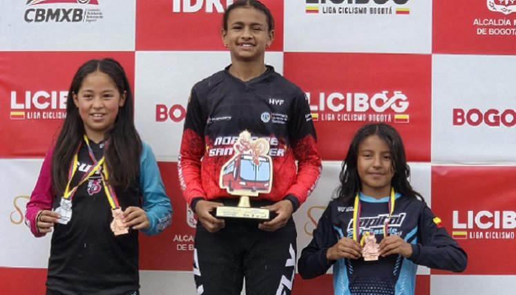Camila De La Hoz bicicrosista cucuteña.