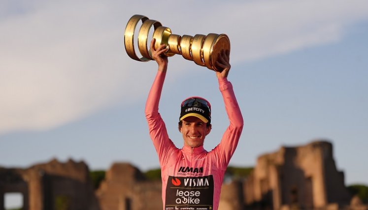 Simon Yates  campeón del Giro de talia.