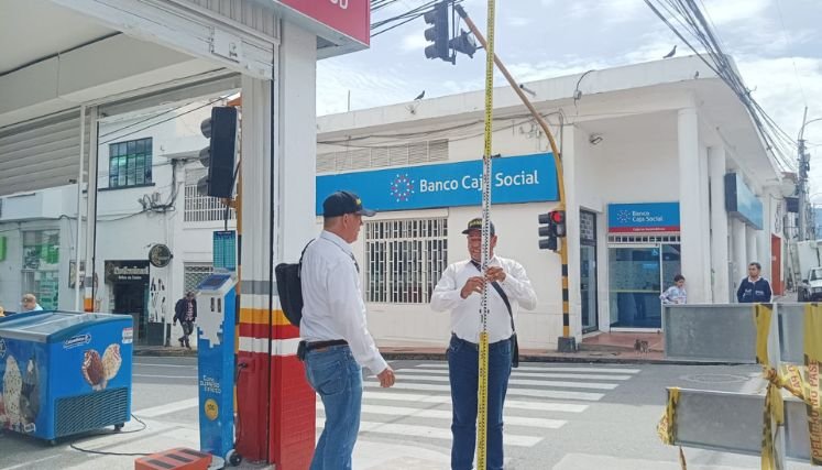 Una propuesta para ampliar los andenes y convertir la calle del Dulce Nombre en un paseo comercial fue presentada al ejecutivo local.