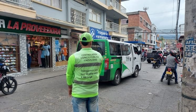 Una propuesta para ampliar los andenes y convertir la calle del Dulce Nombre en un paseo comercial fue presentada al ejecutivo local.
