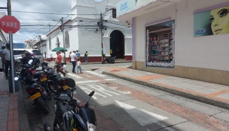 El dolor de cabeza para las autoridades es el control de los motociclistas.