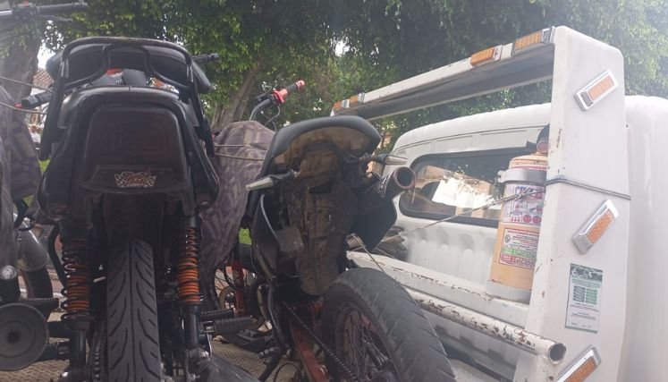 Los agentes de tránsito se quedan cortos ante la indisciplina de los motociclistas en Ocaña.