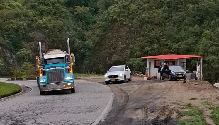 Damnificados de la vereda El Tarrita solicitan replantear los cierres de la arteria vial. / Foto: Cortesía