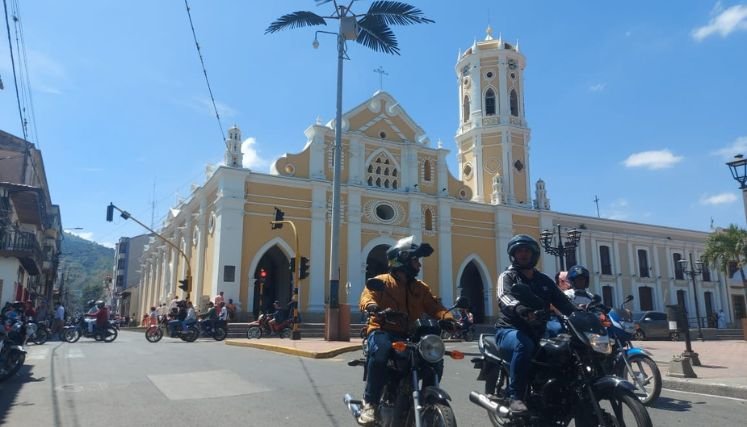 Los taxistas piden aplicación de las normas vigentes.