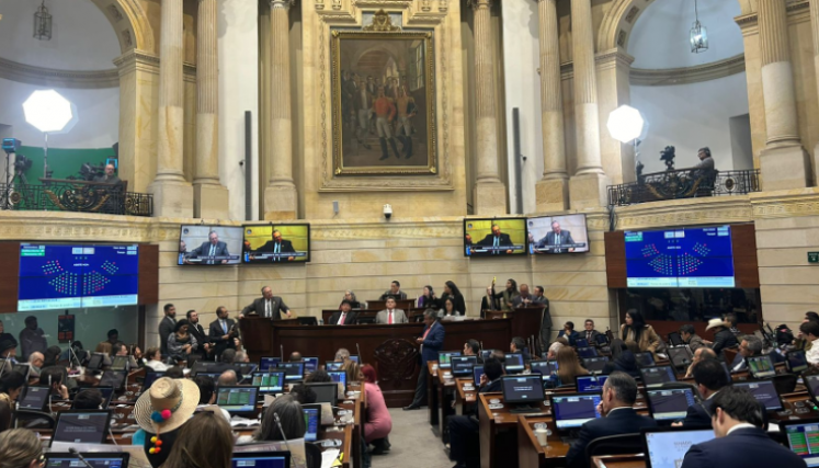 convocatoria a extras a la Cámara 