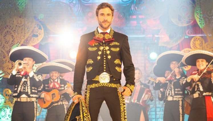 Roberto Romano canta y enamora como el nuevo Emiliano Sánchez Gallardo.