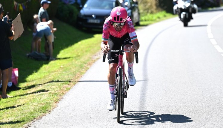 El irlandés Ben Healy (EF) sorprendió en la sexta etapa.