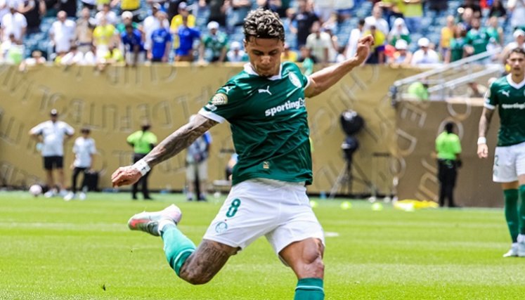 Richard Ríos volante colombiano del Palmeiras de buen desempeño.