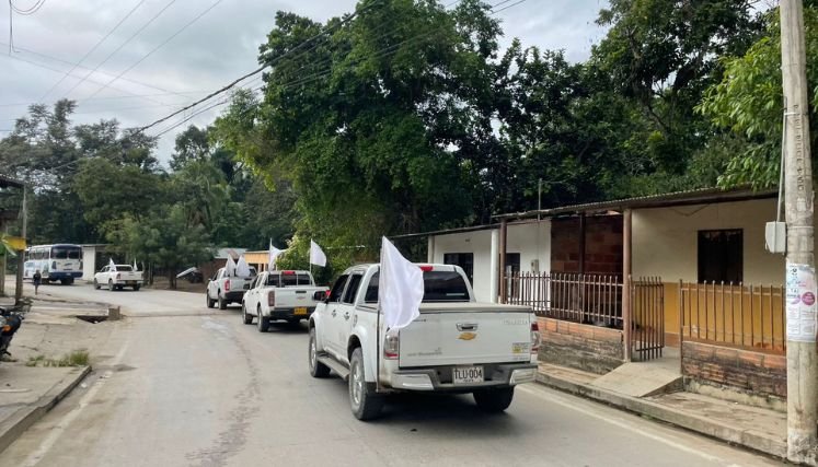 Caravana por la paz clama por el desminado humanitario en el Catatumbo Una caravana humanitaria recorre la zona del Catatumbo para verificar los acuerdos.