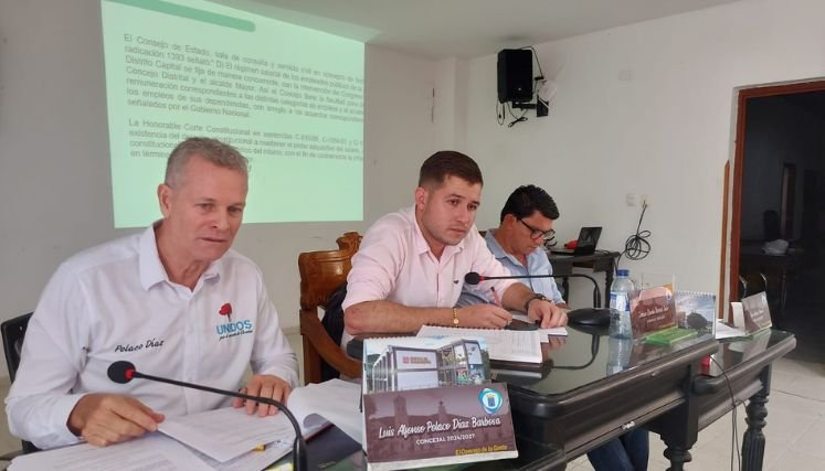 Los concejales debaten la vinculación de Ocaña al Plan Departamental de Aguas.  