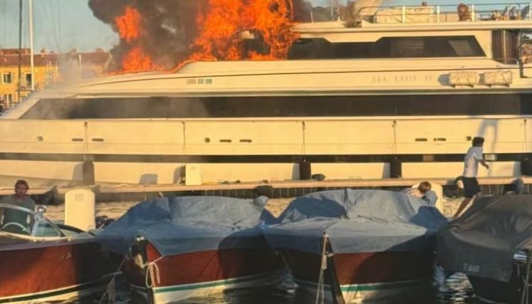INCENDIO YATE. 