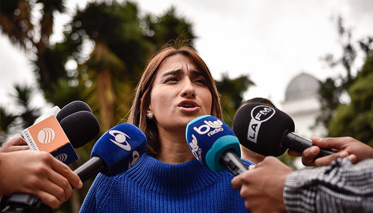 Laura-Sarabia-pasaportes