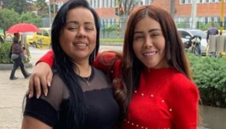 MAMÁ DE YINA CALDERÓN 
