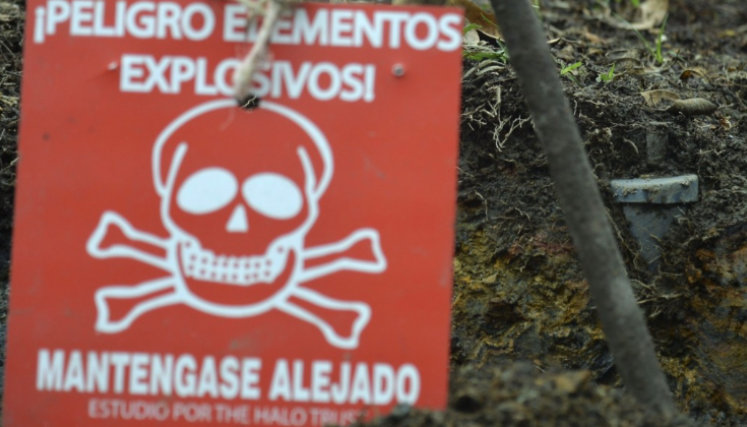 Riesgo de minas antipersonal en las inmediaciones de escuelas en Colombia.