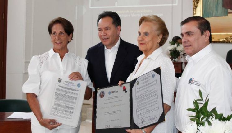 Reconocimiento a Martha Eslava de Hernández./Foto Stefany Peñaloza