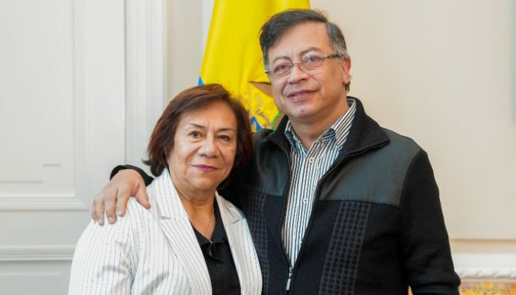 ROSA VILLAVICENCIO. 