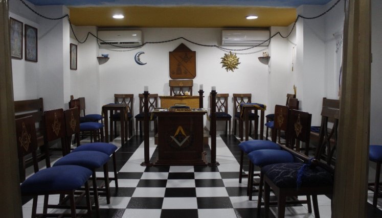Salón-Masón.