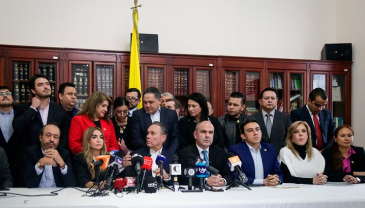 partidos políticos de oposición