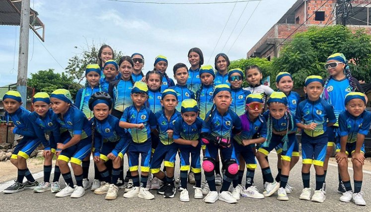 Los niños del corregimiento La Gabarra mostraron sus habilidades sobre ruedas.