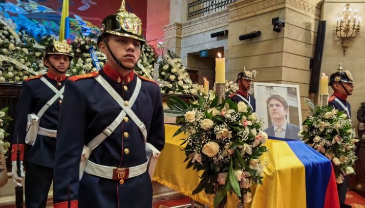 FUNERAL DE MIGUEL URIBE 