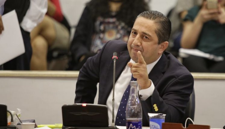 JULIO CESAR TRIANA